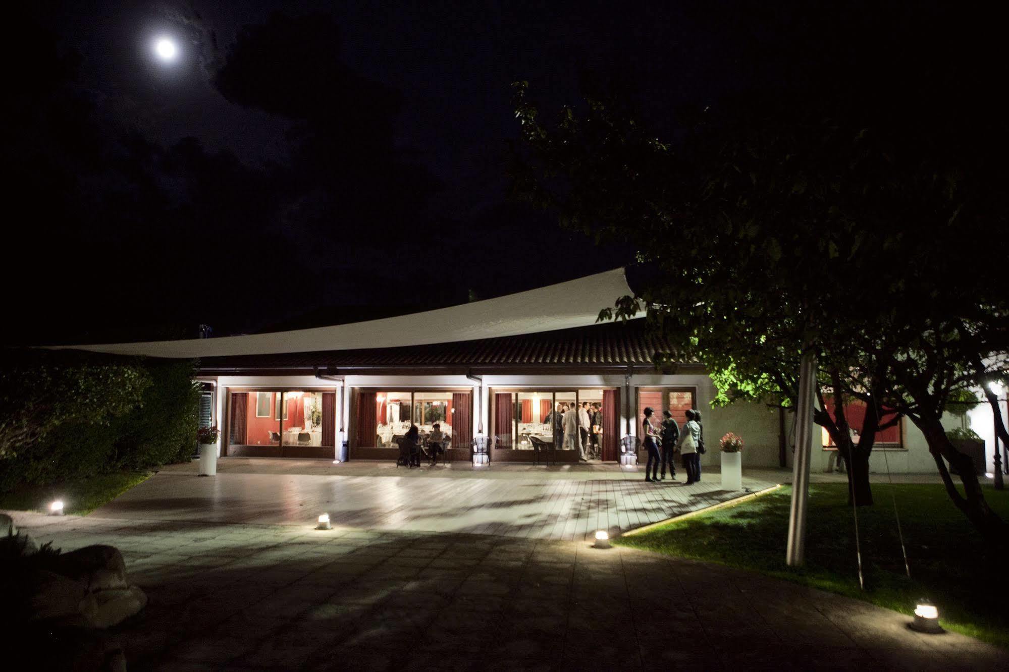 Don Carlos Huarte Exterior foto