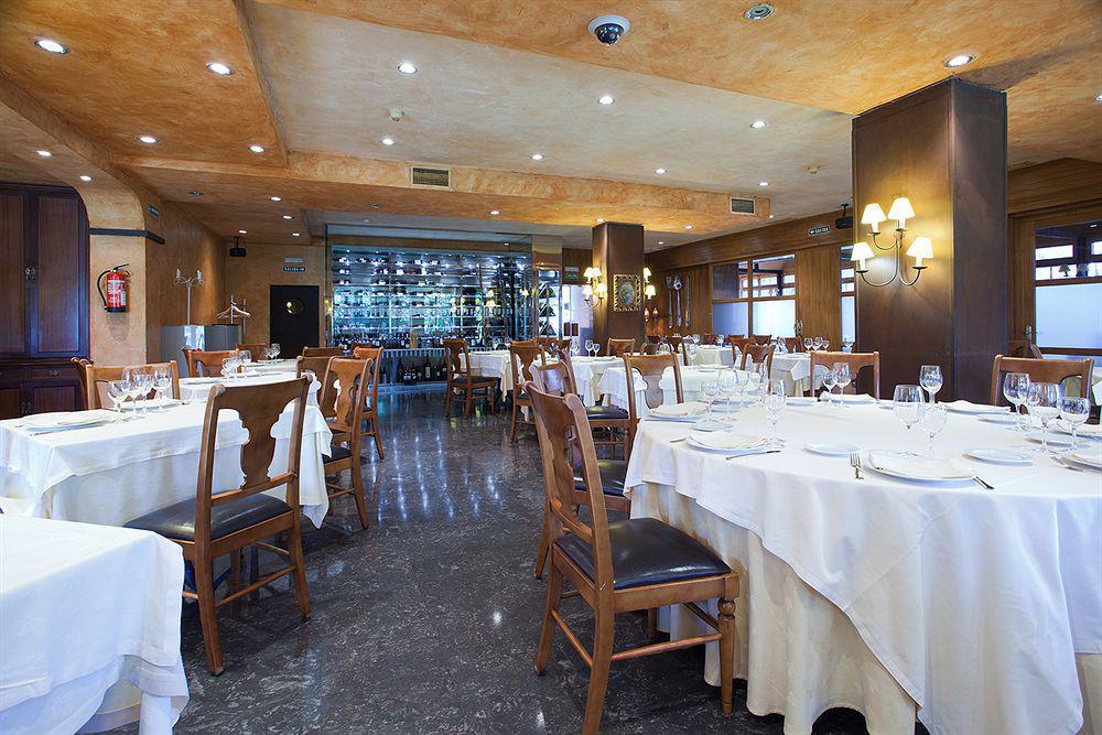 Don Carlos Huarte Exterior foto